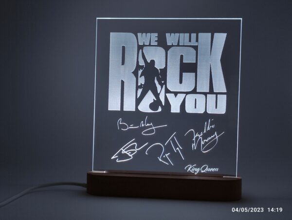 Lampada in plexiglass Queen "We will rock you"